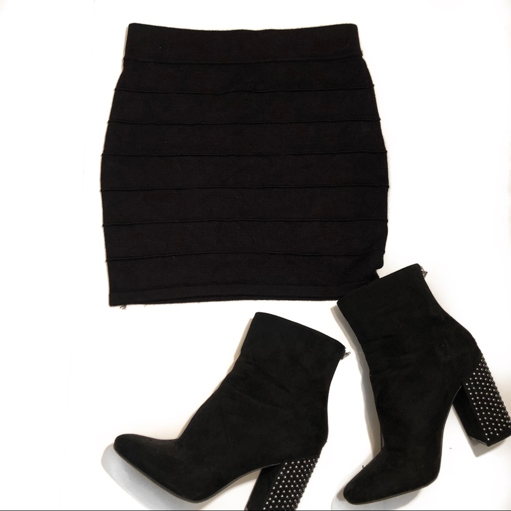 Mini black skirt
